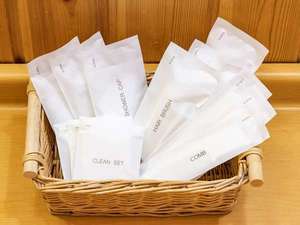 ブラシ・櫛・シャワーキャップ・コットンセットなどがあります。