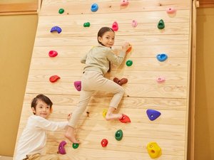 2026�N4���V���E���W���I�[�v���I3�K�u��炤�񂶁v