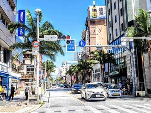 国際通り:当館より徒歩10分程