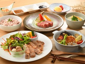 夕食 国産牛×旬の温泉蒸し×お肉の糀味噌焼き