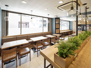 朝は朝食会場(無料)、夜はラウンジとしてご利用いただけます