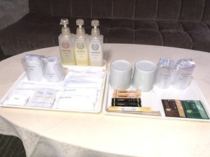 �o�X���[���A���j�e�B���R�[�q�[�E���{��