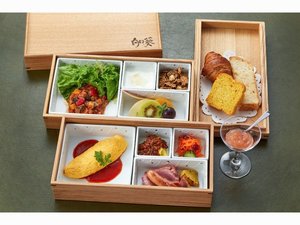 向日葵の三段重箱の朝食※仕込みの状況により夕食・朝食の内容が日々変わります。