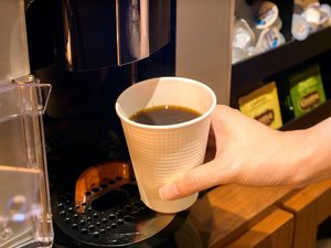 ���I���҂����ăR�[�q�[�������ň��ݕ���