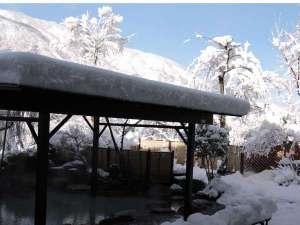グリーンホテル喜泉：冬の露天風呂「峡谷」