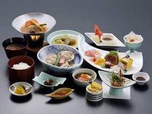 スタンダードプラン《休前日》 ※お料理の内容は季節や仕入れによって変わることがございます。