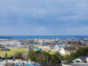 窓からの眺めは富山湾と魚津市を展望できます。