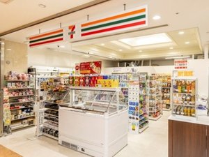 1F コンビニエンスストア営業時間:7:00-11:00