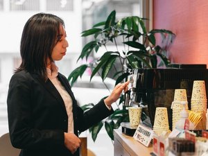 無料ホットコーヒーコーナー!フロントにあります。