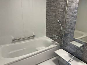 プレミアツインのバスルーム、洗い場が有り広々しております。