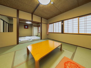 【和室13畳】畳の香りに包まれながら、心安らぐひとときをお楽しみください。