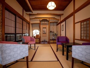 *�y���ʃ��E���W�E���i�������j�z�z100�N�̂������������������E���W�B1��1�g����̓��ʂȋ�ԁB