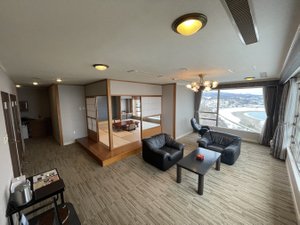 ◆特別室◆ 【リビング+和室12.5畳+寝室/ベッド幅120cm×2】 日本海を一望いただけます