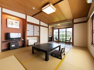 桧の間|<本館>10帖和室一例/庭園側の明るいお部屋です