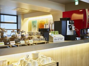 ご宿泊ゲストの皆様に、コーヒー、ソフトドリンク、ハーブティーのフリードリンクサービスをご用意