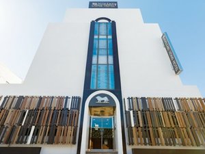 【外観】宮崎駅から徒歩15分、コンビニ・繁華街隣接した観光・ビジネスに最適です。