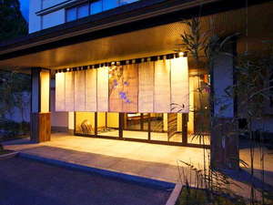 ■玄関■ 〜シャープでありながら、やわらか。粋でありながら、雅〜