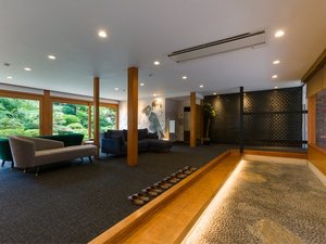 広々としたエントランスがお出迎え。