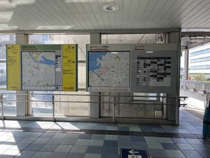 旭橋駅の改札を出て左に進みます