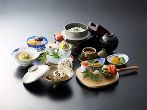 日本料理「さくら」季節の会席(一例)