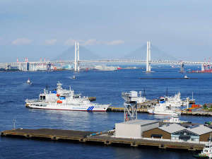 【客室からの景観】横浜港を一望できるベイビューはベイフロントのホテルならでは