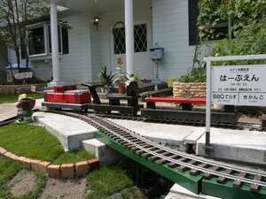 【静岡県のファミリー歓迎の宿】庭園鉄道はーぶえん駅前のぷちホテル☆ポテリ