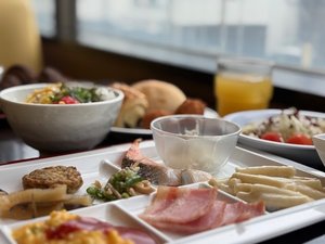朝食バイキング 摂りすぎ注意