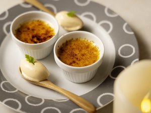 夜は専属パティシエの「スイーツパーティー」を開催!