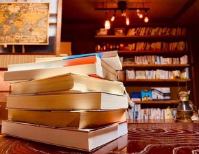 毎月第3水曜日は読書会イベントをやっています。瀬戸内ライフには読みたくなる本がたくさん!