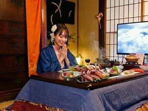 冬はほっこり明治の町屋でカニスキはいかがですか?竹田城DVDもご覧いただけます。