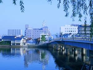 �y������:���]�E�����E���o�_�z���]�V�e�B�z�e�� �{��