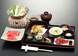 �b�B������Ԃ���Ԃƍ̂ꂽ�Ė�ؓV�Ղ�̗[�H