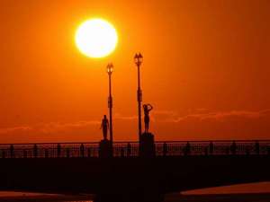 【幣舞橋】インドネシア・バリ、フィリピン・マニラに並ぶ世界三大夕日と称される釧路の夕日を幣舞橋から。