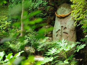 月岡ホテルの守神「水神様」 中庭にひっそり佇んでいます