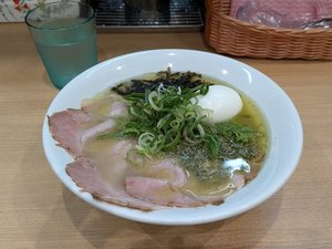 牡蠣塩ラーメン美味!