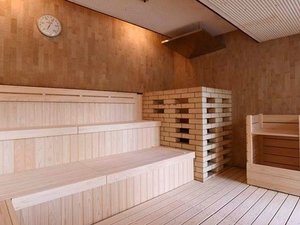 ≪サウナ≫体に溜まった老廃物を汗で排出することによってデトックス効果。
