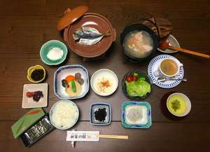 ご夕食は各お部屋にてご堪能ください。