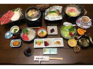 ご夕食は各お部屋にてご堪能ください。