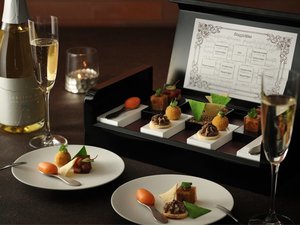 ピアノを模した一品など、遊び心も加えた料理が晩餐を彩ります。