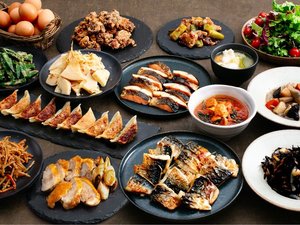 【朝食】3階レストラン…朝食内容…地元の食材を取り入れた和食・洋食のビュッフェ