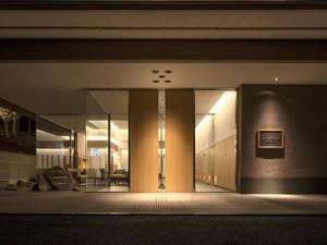 �{�݃G���g�����X�i��j