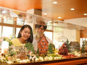 【ロビーラウンジ】季節の彩りと共に過ごす上質なひととき。
