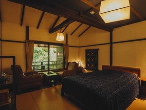 <土>和室10畳 ダブルベッド(テラス付)【山側】