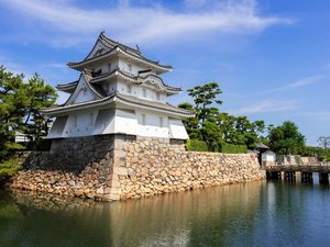 【当館から車で7分】日本でも珍しい海に面した水城の跡地「玉藻公園(高松城跡)」