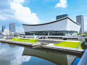 �y�L���A���[�i�z�X�|�[�c����e��C�x���g�Ȃǂɗ��p�ł���A���[�i�^�z�e������o�X��6��