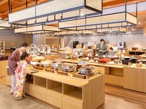 バイキングレストラン「ゆのまち」
