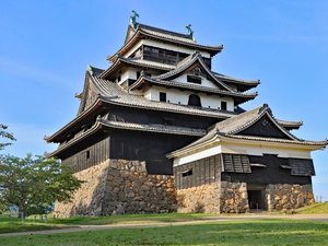 【松江城】全国に現存する 12 天守の1つ(お車で約5分)