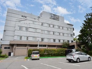 外観*大型バスも駐車可能な広い駐車場を完備