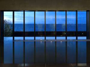 【大浴場】絶景が楽しめる露天風呂・美人の湯の泉州温泉