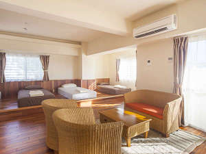 【沖縄県那覇市内の貸し別荘・コテージ・ヴィラ・コンドミニアム】rob cond